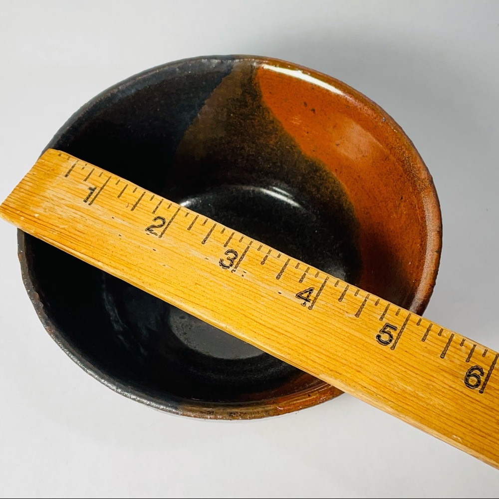 Small charcoal & rust orange pottery small bowl - Picture 4 of 6